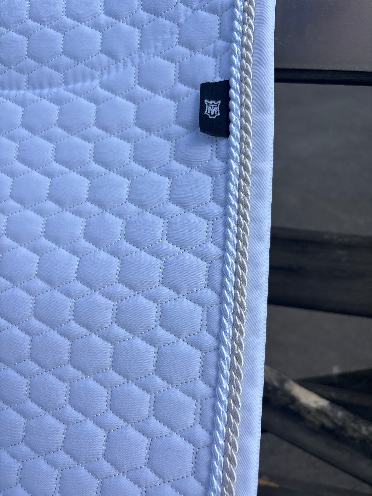 Tapis de dressage blanc, mouton blanc, cordelettes perle / blanc - Mattes