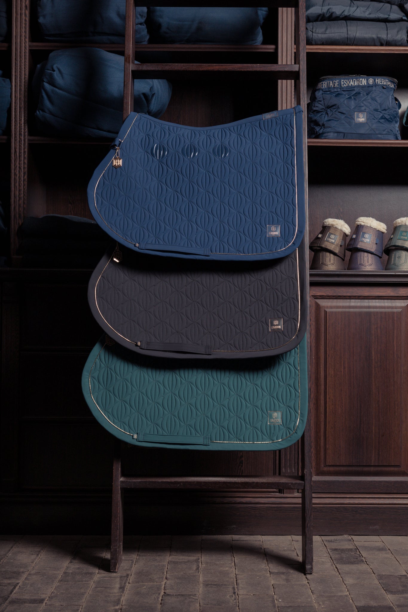 Tapis Softshell Emblem, black - Eskadron heritage