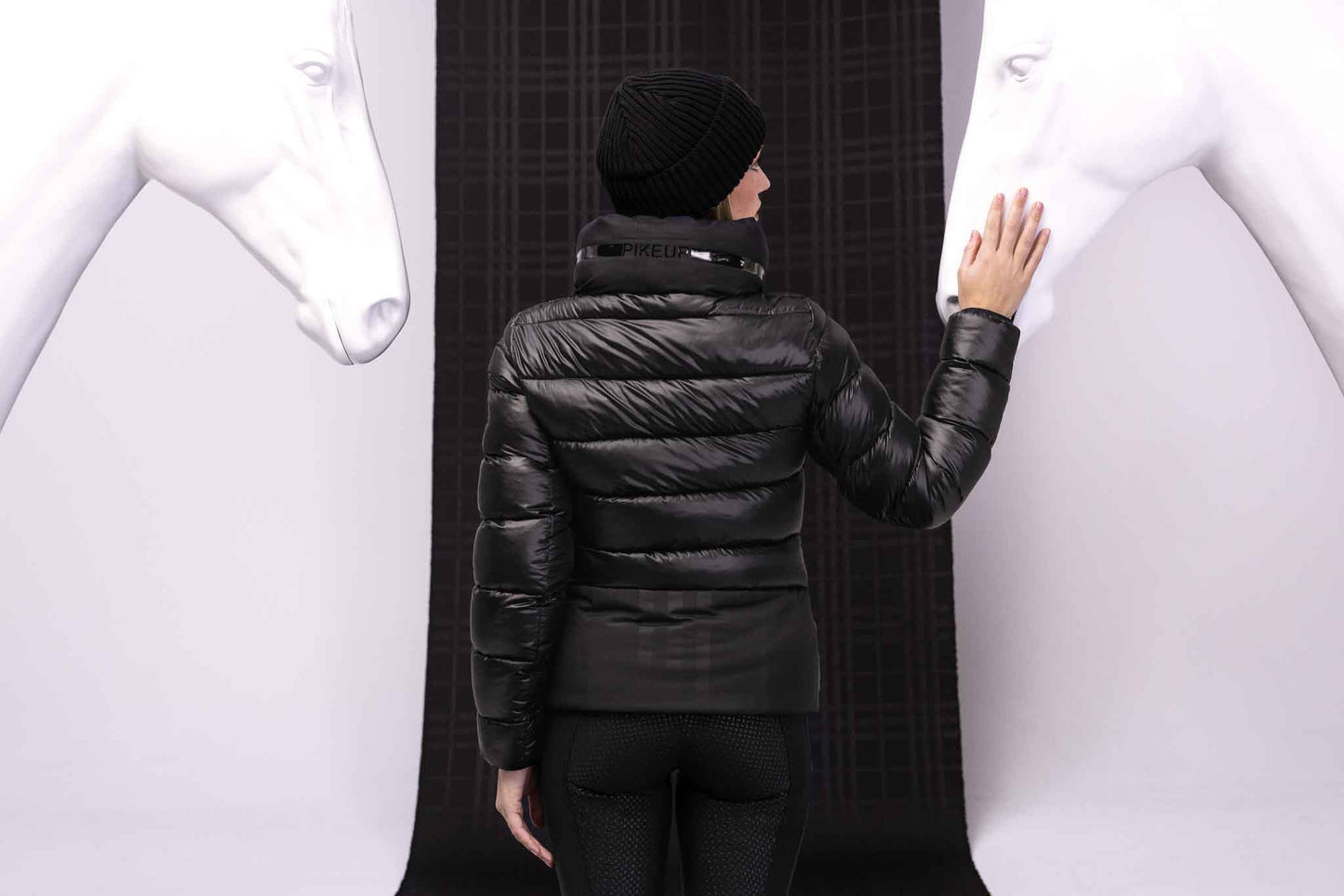 Doudoune Qulit-Jacket 4016, Caviar - Pikeur AH 2023