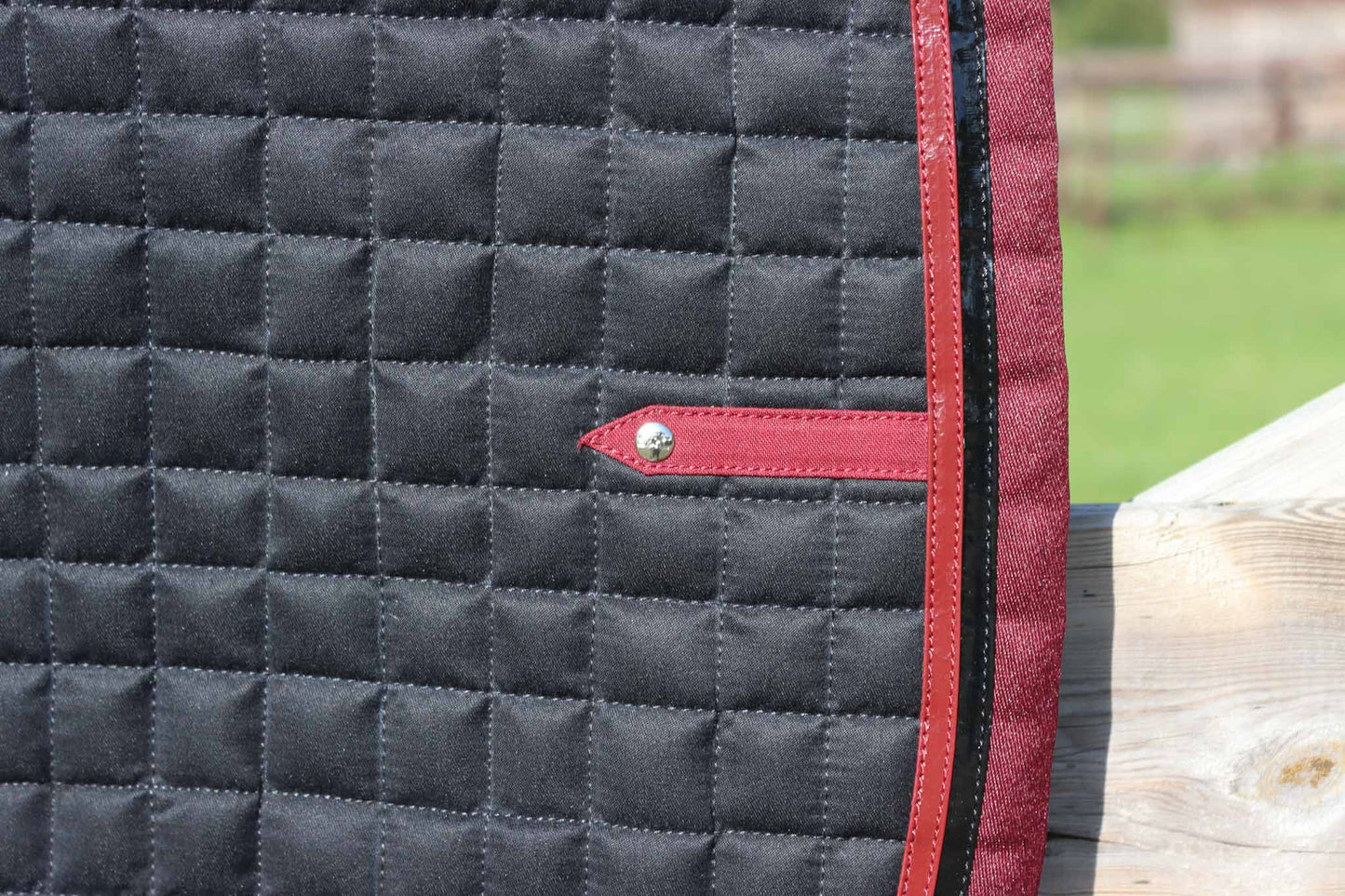 Schmale US-Schabracke Black / Garnet - Silver Crown