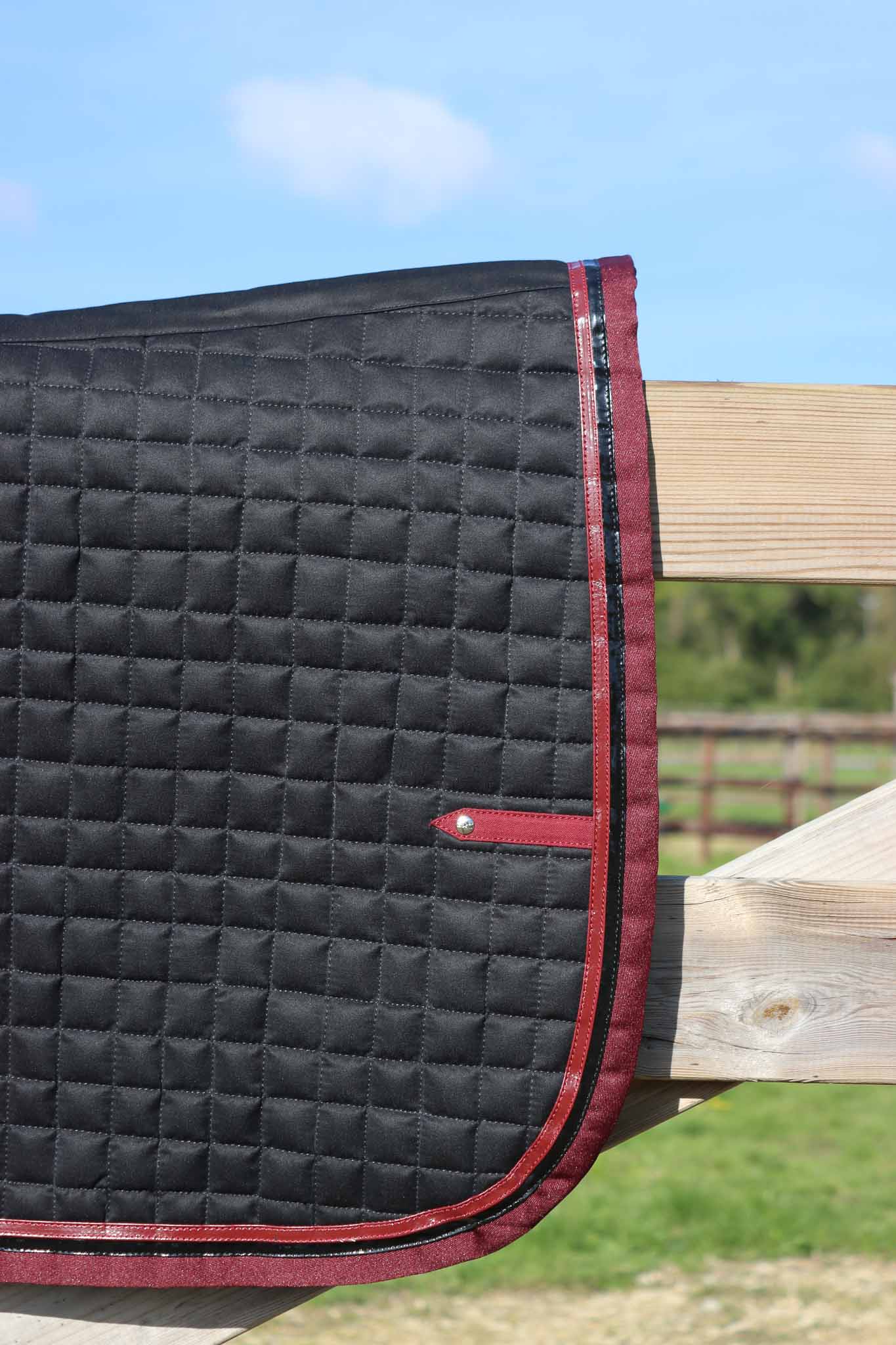 Schmale US-Schabracke Black / Garnet - Silver Crown