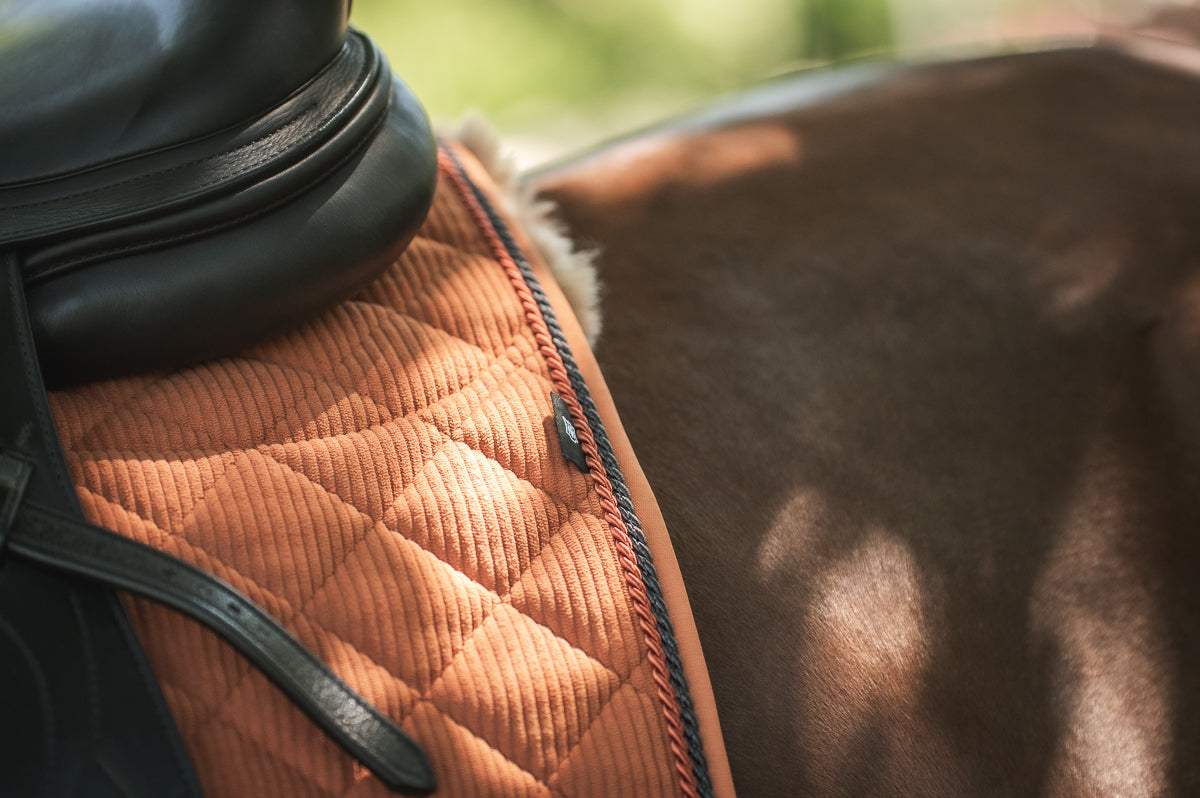 Tapis tissu velours côtelé nougat - Mattes KH25