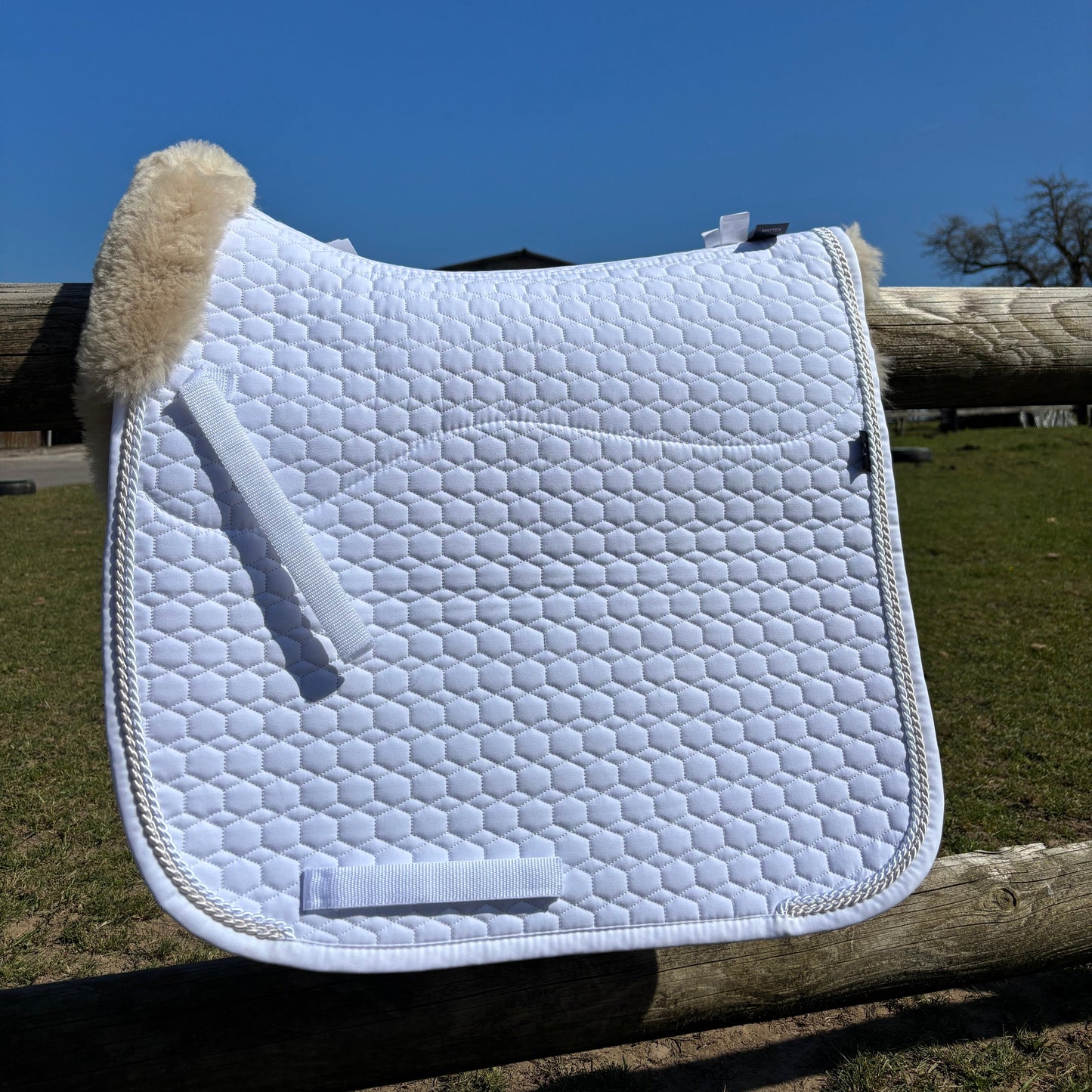 Tapis de dressage blanc, mouton Platin, bord perle / blanc - Mattes