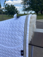 Tapis de dressage blanc, mouton blanc, cordelettes strass / goeland - Mattes