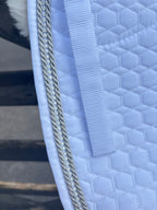 Tapis de dressage blanc, mouton blanc, cordelettes strass / goeland - Mattes