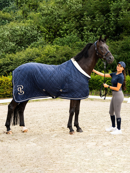 Stable Rug Signature, Navy - Ps of Sweden FW 23