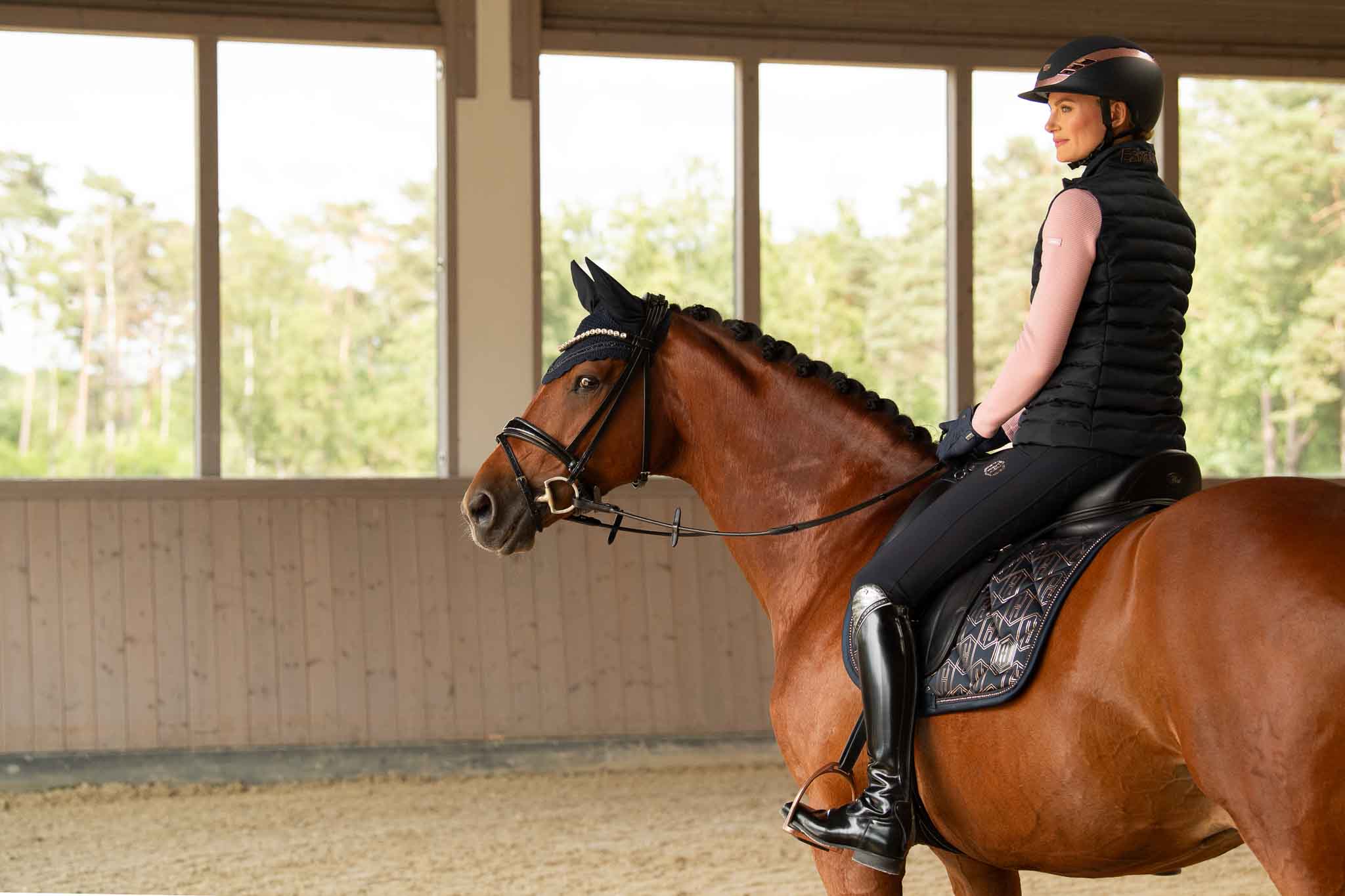 Tapis Glossy Heritage, navy - Eskadron Héritage