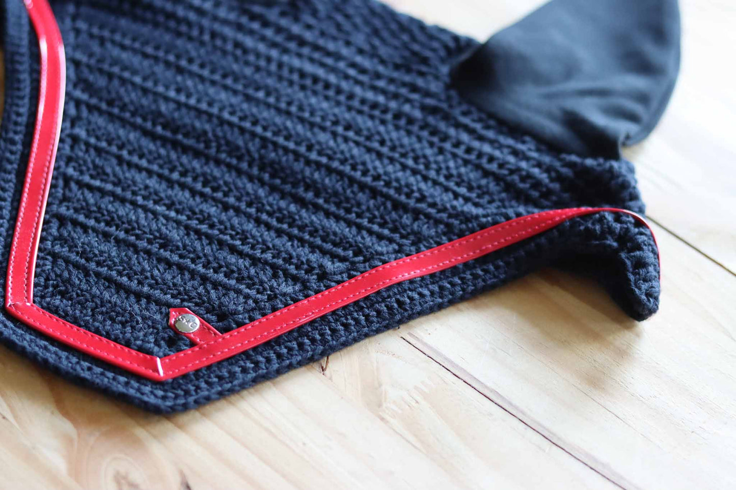 Black beanie, red edging - Silver Crown