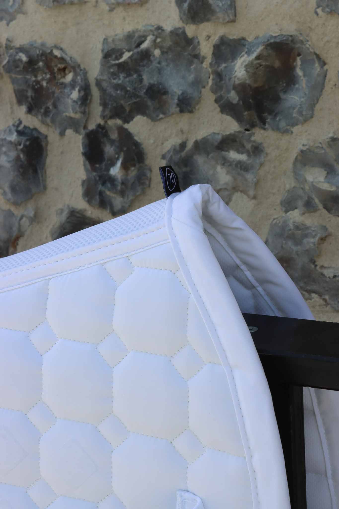 Tapis de selle Glossy Compact Blanc - Eskadron