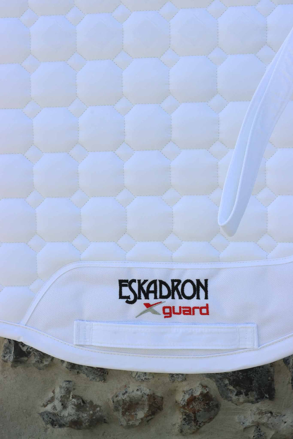 Tapis de selle Glossy Compact Blanc - Eskadron