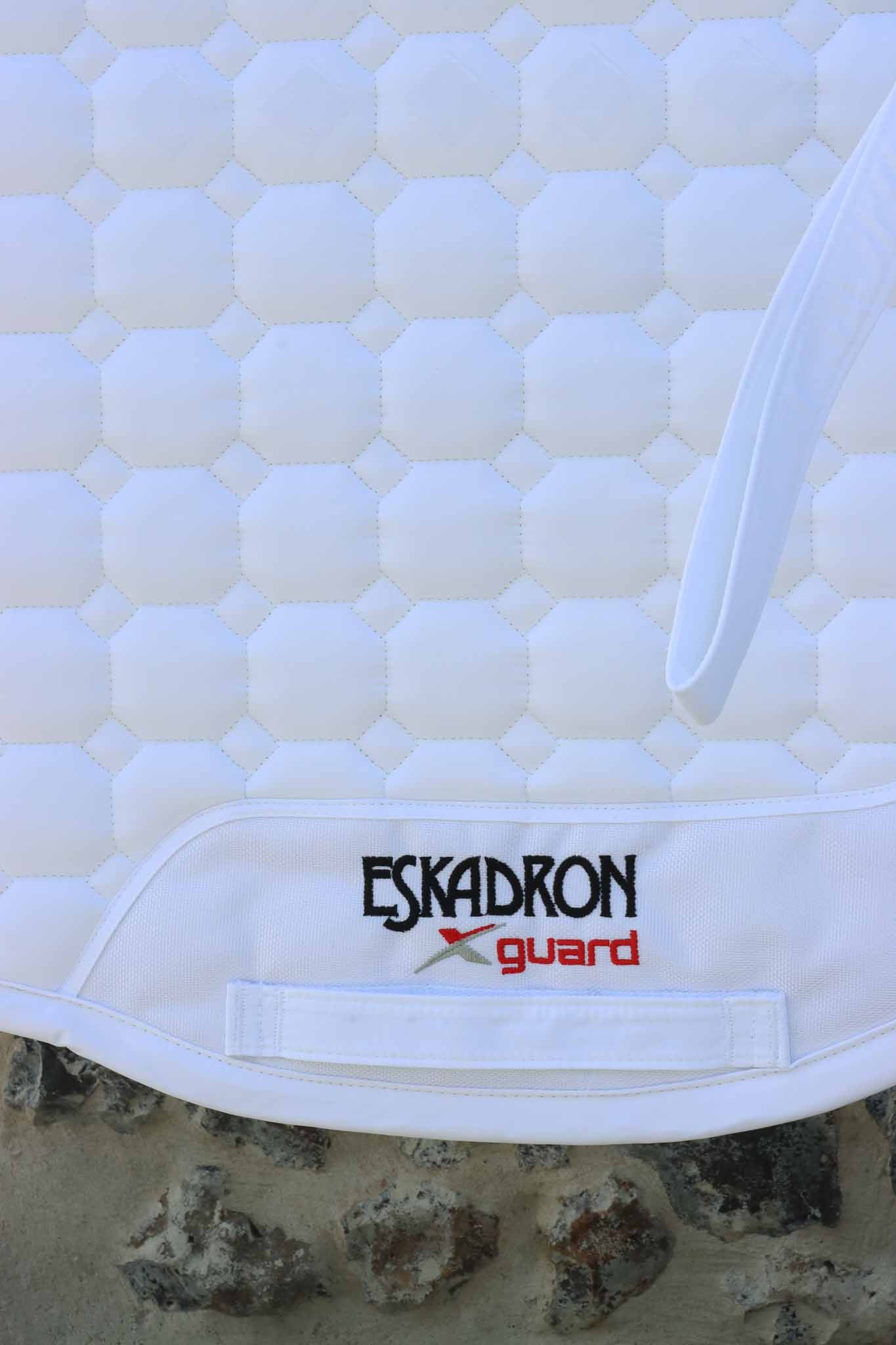 Tapis de selle Glossy Compact Blanc - Eskadron