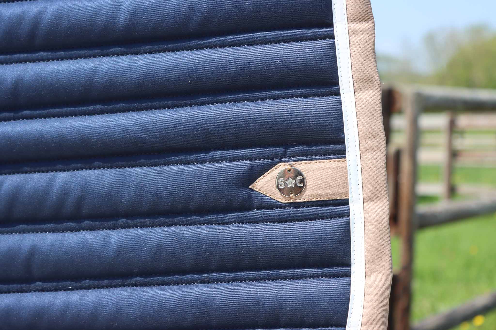 Tapis de Dressage Slim Marine/Blanc/Tan - Silver Crown